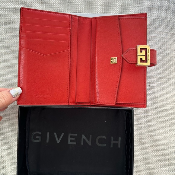 Givenchy GV3 Medium Wallet Light Red, 100% Goat Leather - Picture 7 of 10